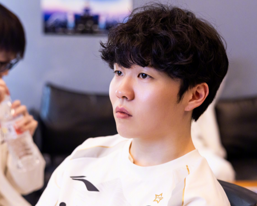 官方:Rookie“开门红”的简单介绍 官方:Rookie“开门红”的简单介绍